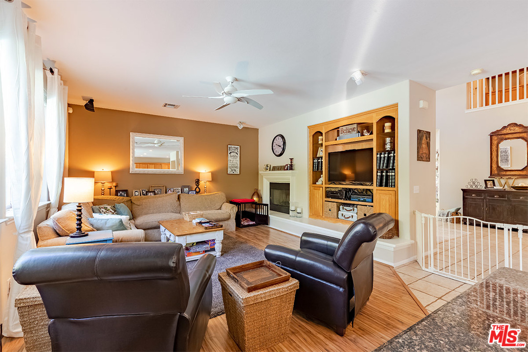26109 Forster Way Stevenson Ranch, CA 91381 - Photo 5 of 34 Gallery Image 5