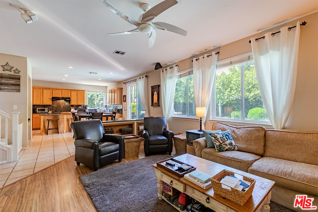 26109 Forster Way Stevenson Ranch, CA 91381 - Photo 7 of 34 Gallery Image 7