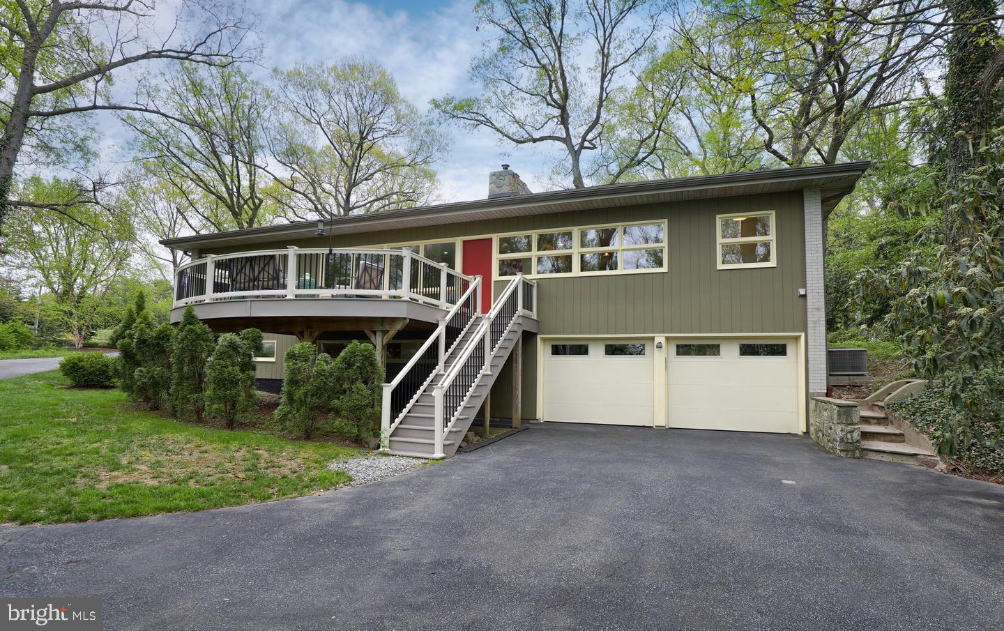 142 Woodside Road Lancaster, PA 17601 - Photo 6 of 56 Plenty of off street parking