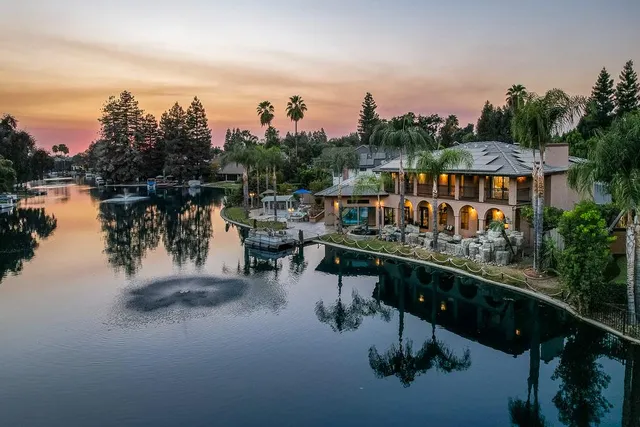a view of a terrace with sitting area