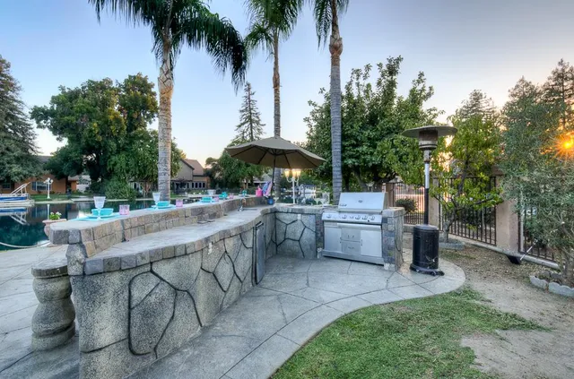 $1,299,000 | 1617 North Aspen Court, Visalia, CA 93291