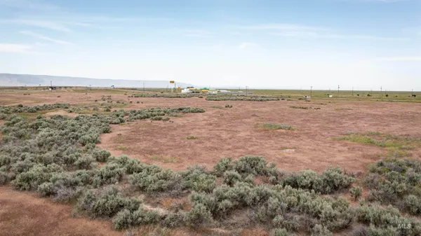 $1,000,000 | 2967-2969 East 1400s, Malta, ID 83342