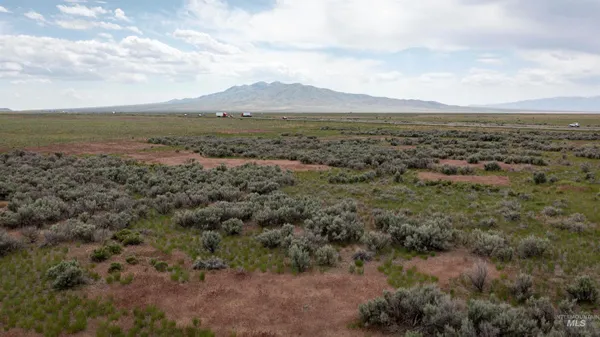 $1,000,000 | 2967-2969 East 1400s, Malta, ID 83342