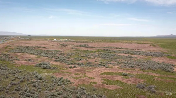 $1,000,000 | 2967-2969 East 1400s, Malta, ID 83342