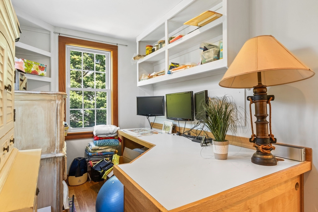 554 Strawberry Hill Road Barnstable, MA 02601 - Photo 11 of 24 Gallery Image 11