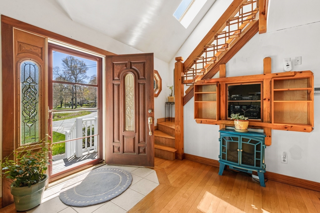 554 Strawberry Hill Road Barnstable, MA 02601 - Photo 2 of 24 Gallery Image 2