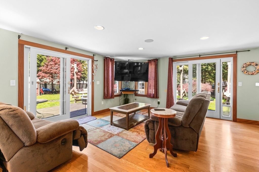 554 Strawberry Hill Road Barnstable, MA 02601 - Photo 8 of 24 Gallery Image 8