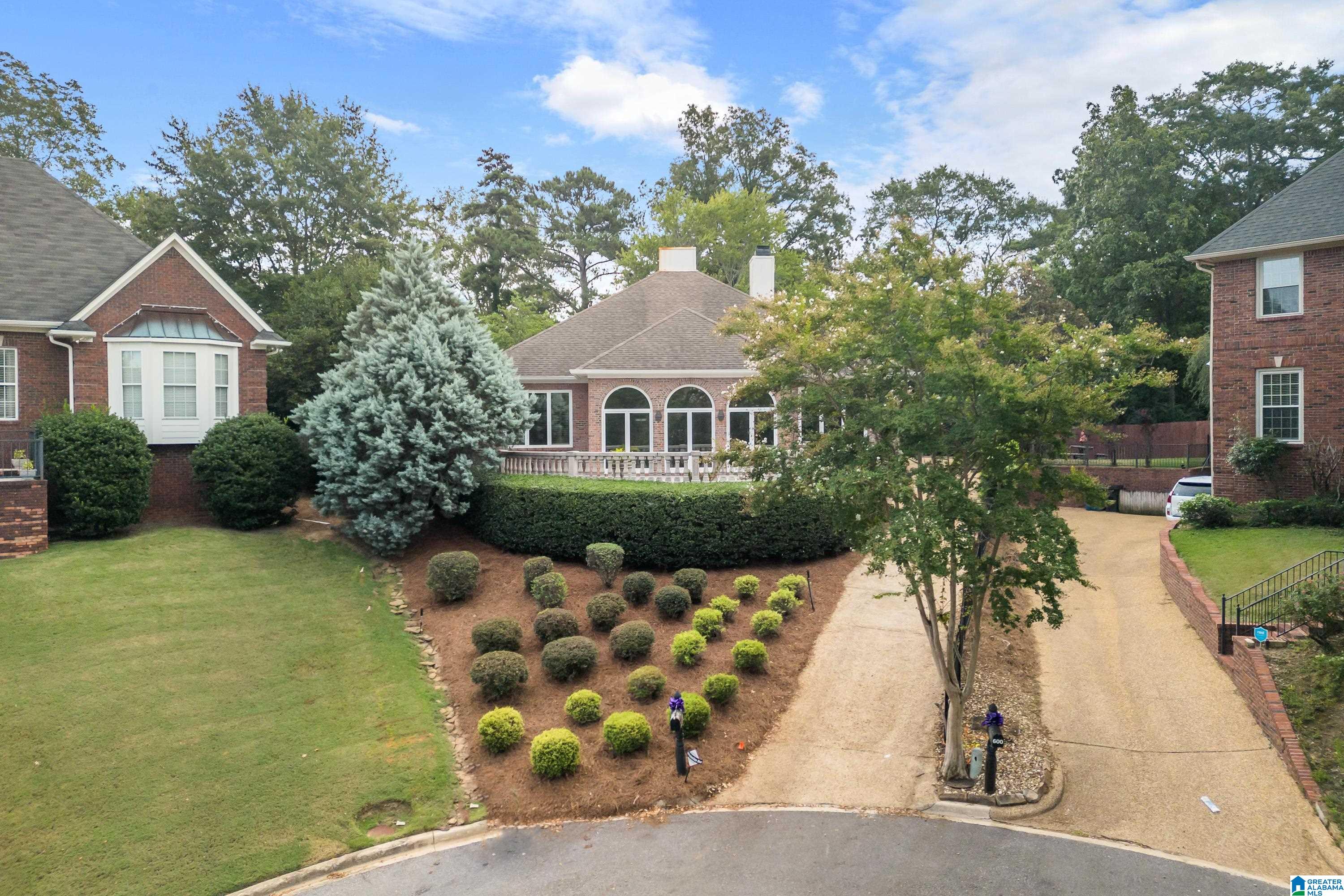 601 Stratton Court Birmingham, AL 35209 - Photo 2 of 49 Gallery Image 2
