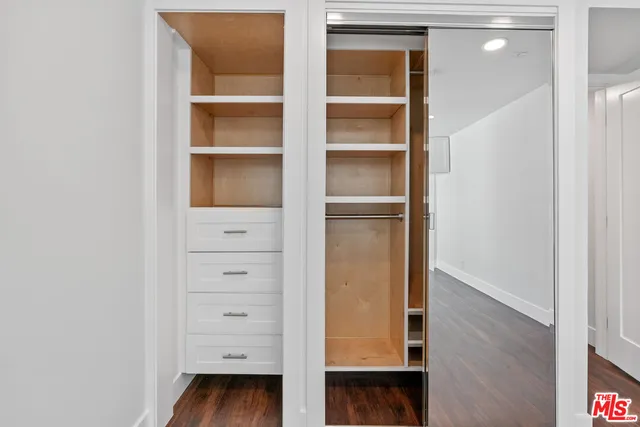 $2,500 | 16550 Vanowen Street, Unit 320, Los Angeles, CA 91406