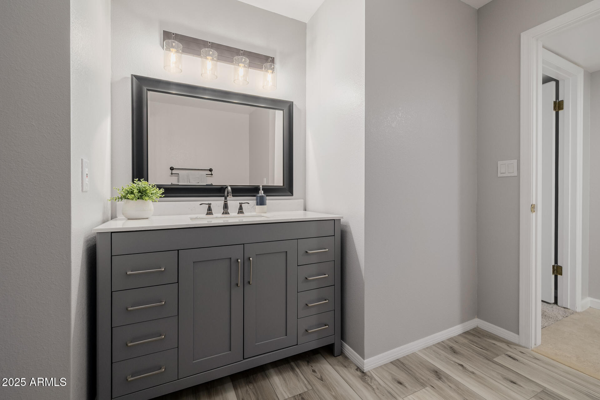 7615 East Tucson Road Scottsdale, AZ 85258 - Photo 33 of 54 Guest bathroom