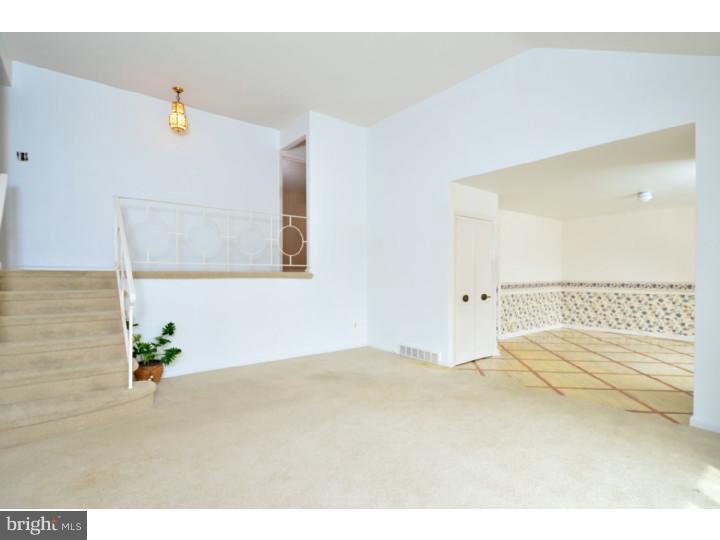 2245 Cambridge Road Broomall, PA 19008 - Photo 9 of 23 Living Room