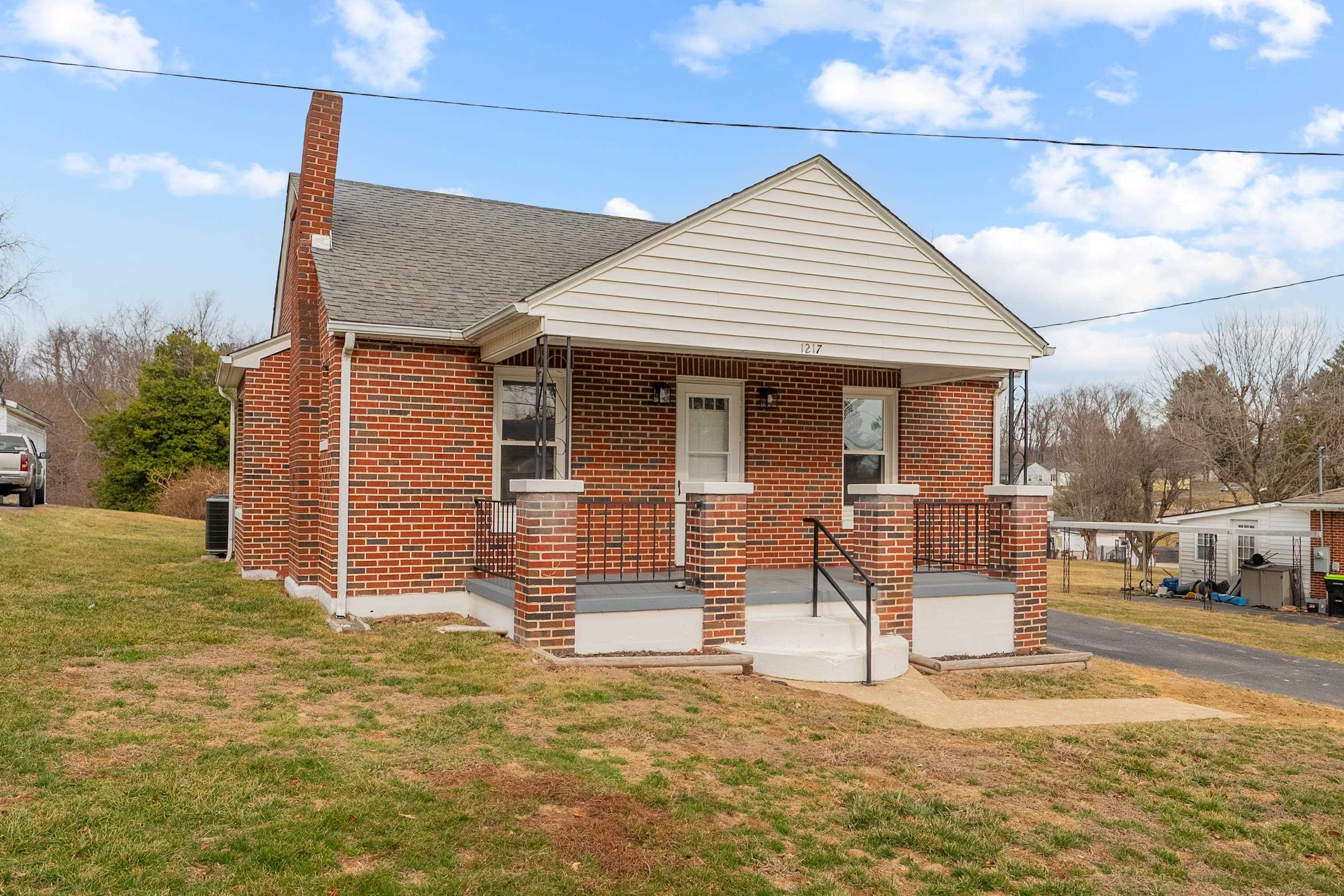 1217 Newbern Road Pulaski, VA 24301 - Photo 1 of 43 Gallery Image 1
