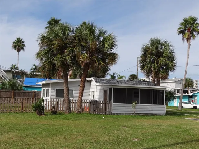 $2,200 | 13360 Boca Ciega Avenue, Madeira Beach, FL 33708