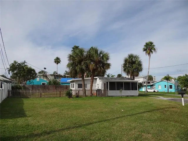 $2,200 | 13360 Boca Ciega Avenue, Madeira Beach, FL 33708