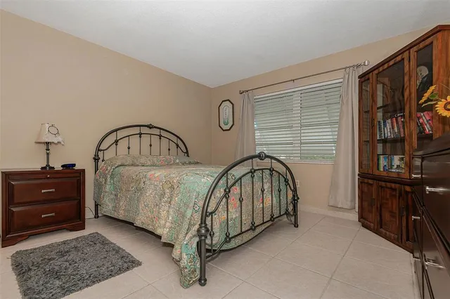 a view of a livingroom with furniture