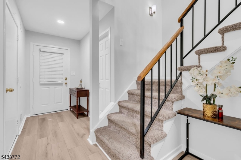 213 Longview Road Bridgewater, NJ 08807 - Photo 6 of 47