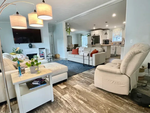 $229,995 | 130 Stephen Drive, Stonington, CT 06378