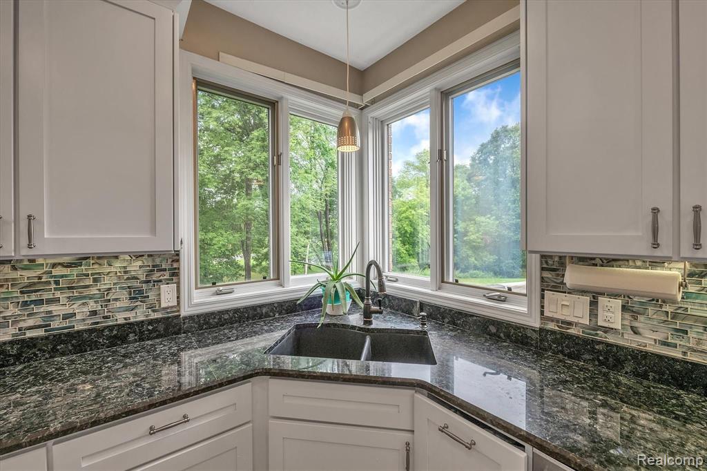 9569 Quail Ridge Run Brighton, MI 48114 - Photo 13 of 48