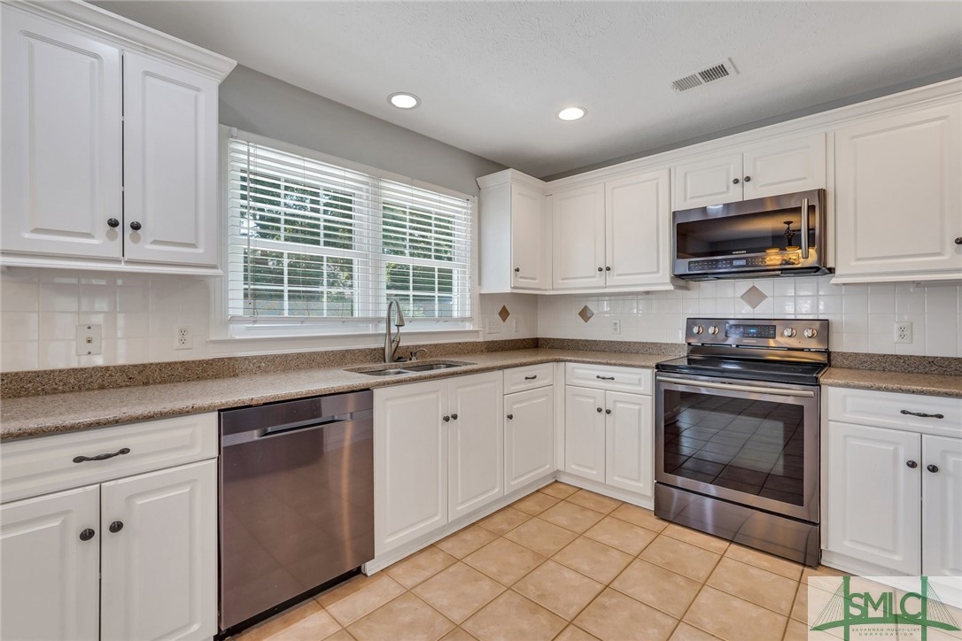 118 Steeplechase Road Savannah, GA 31405 - Photo 10 of 37