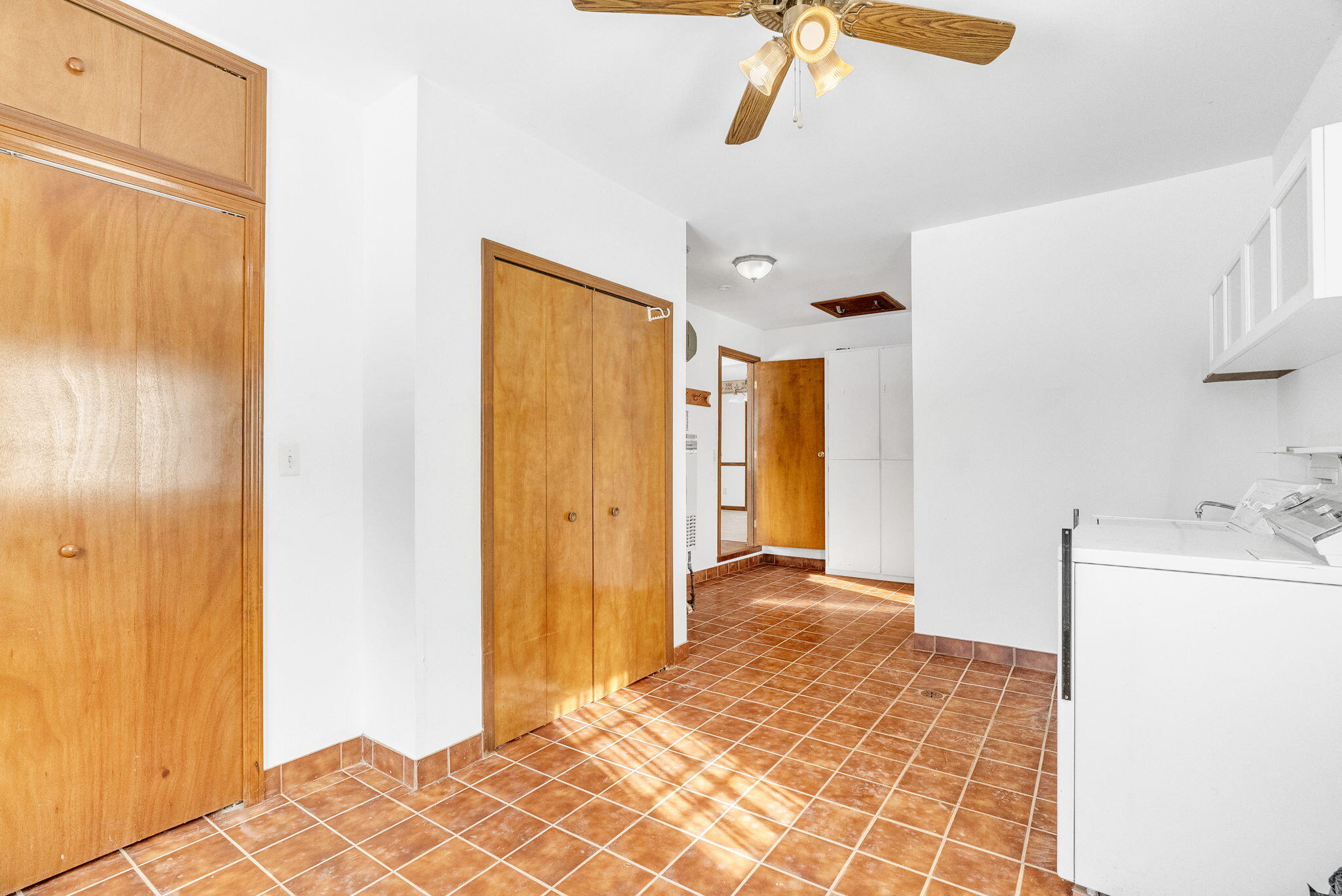 3665 Black River Road Croswell, MI 48422 - Photo 35 of 41 Spacious Laundry2