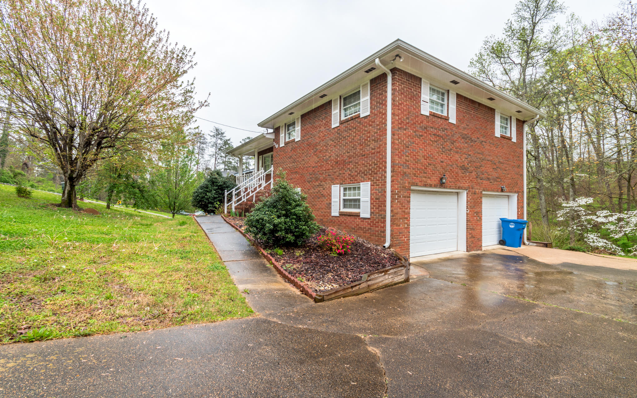 510 Isbill Road Chattanooga, TN 37419 - Photo 3 of 25 111-3