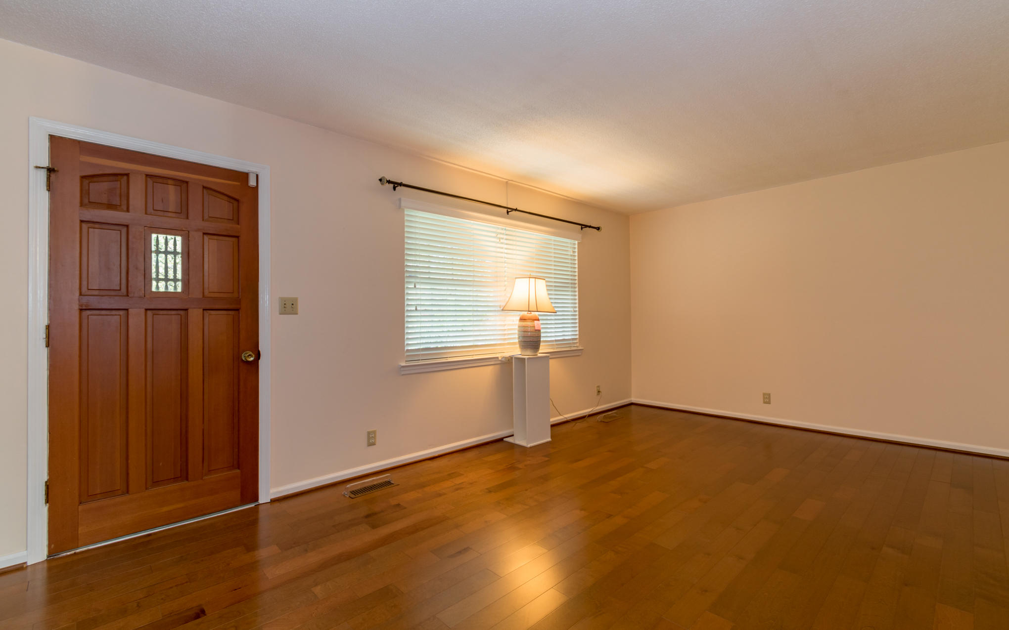 510 Isbill Road Chattanooga, TN 37419 - Photo 4 of 25 111-12