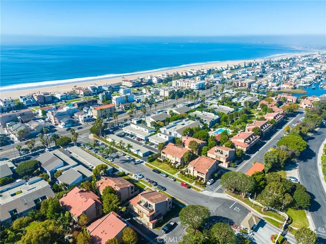 $3,850 | 16943 Bluewater Lane, Unit 56, Huntington Beach, CA 92649