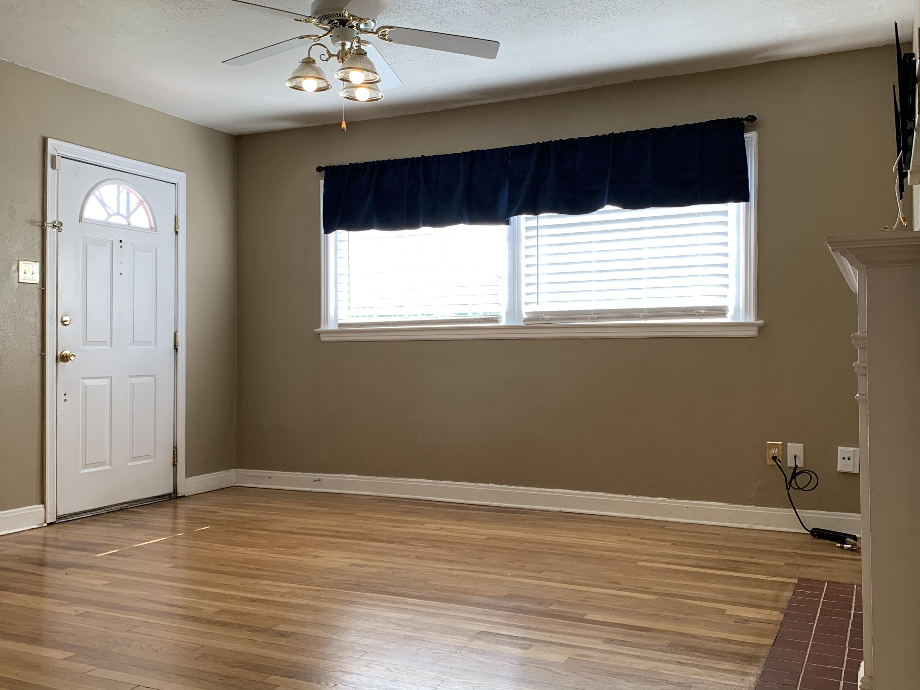 2703 30th Street Lubbock, TX 79410 - Photo 3 of 13 3