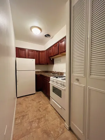 $1,660 | 736 West Buena Avenue, Unit 208, Chicago, IL 60613