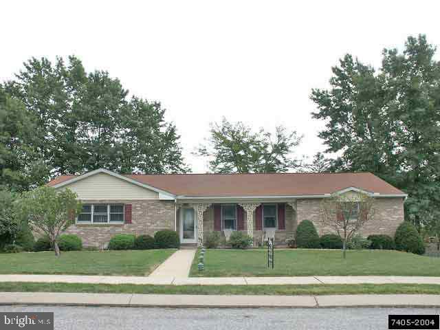 71 Boxwood Road Manchester, PA 17345 - Photo 1 of 8 Gallery Image 1