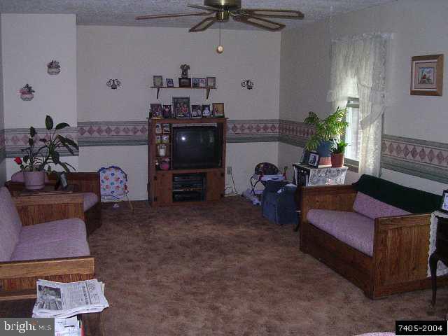 71 Boxwood Road Manchester, PA 17345 - Photo 3 of 8 Gallery Image 3