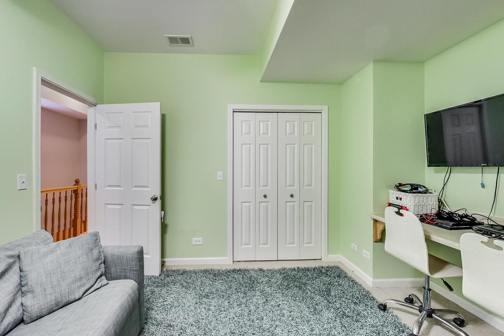 919 West Wolfram Street Chicago, IL 60657 - Photo 14 of 33