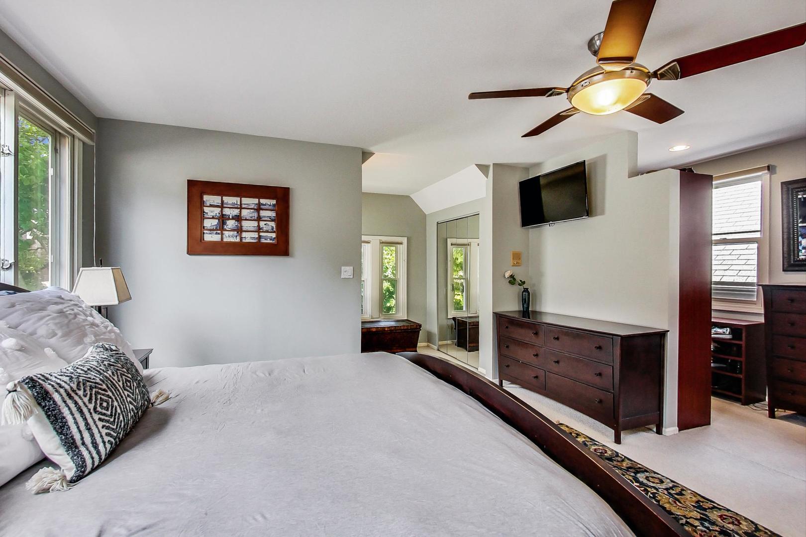 919 West Wolfram Street Chicago, IL 60657 - Photo 18 of 33