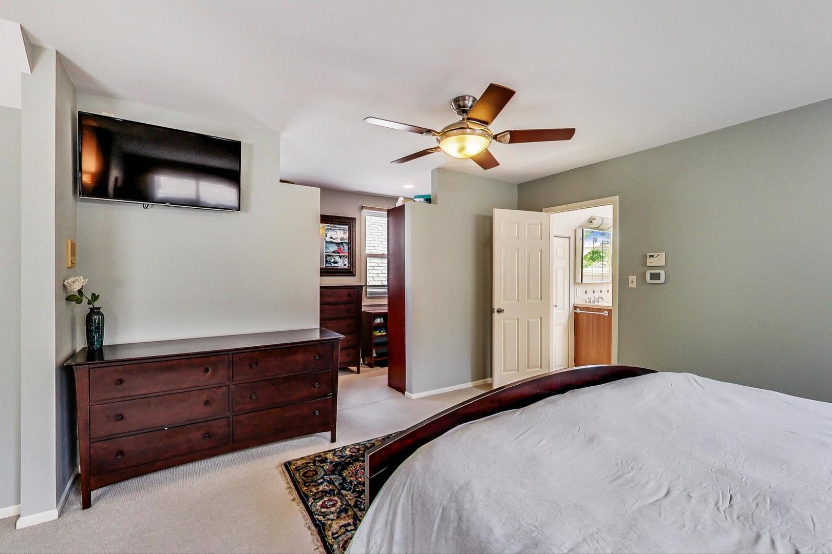 919 West Wolfram Street Chicago, IL 60657 - Photo 19 of 33