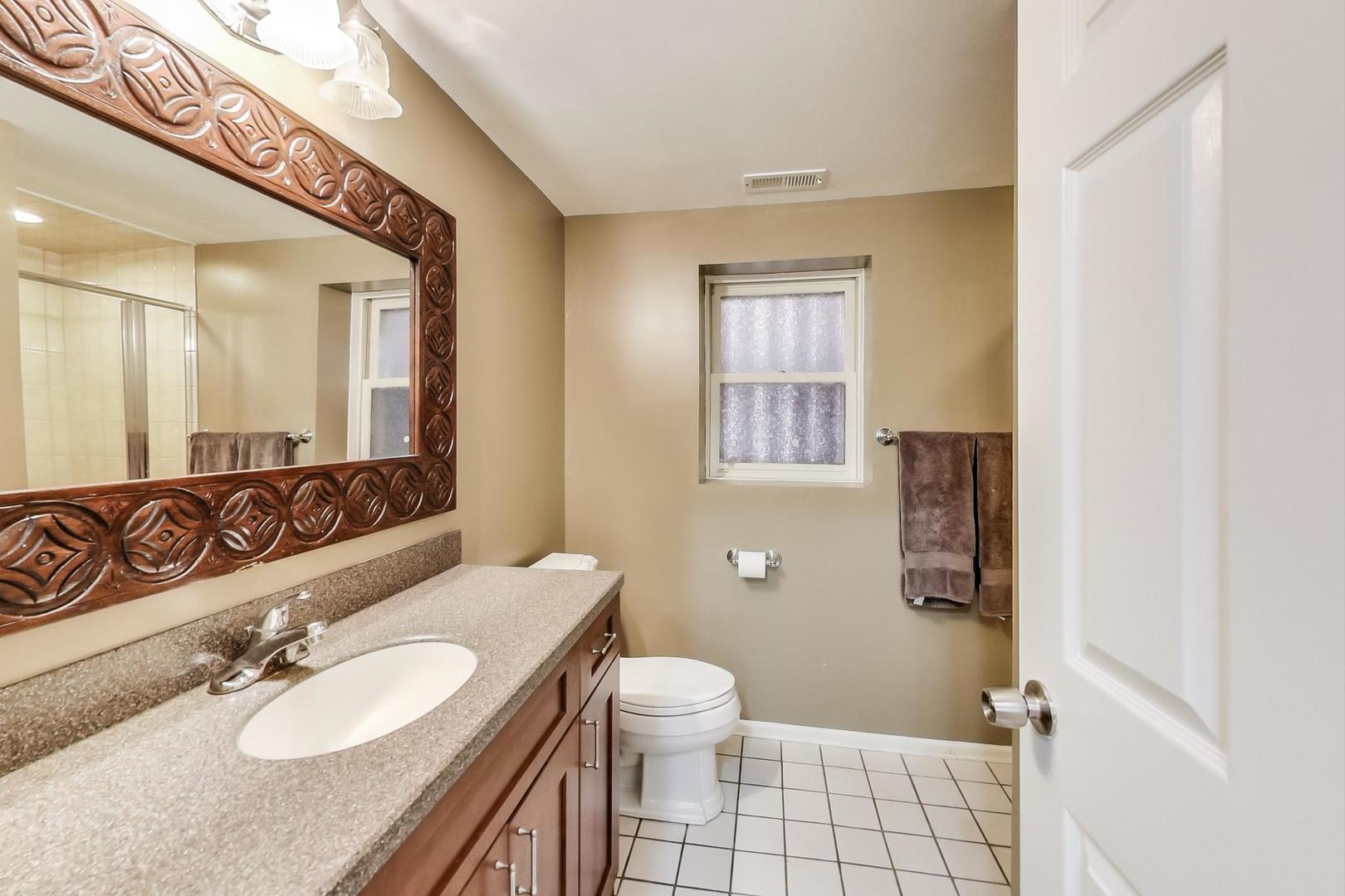 919 West Wolfram Street Chicago, IL 60657 - Photo 23 of 33