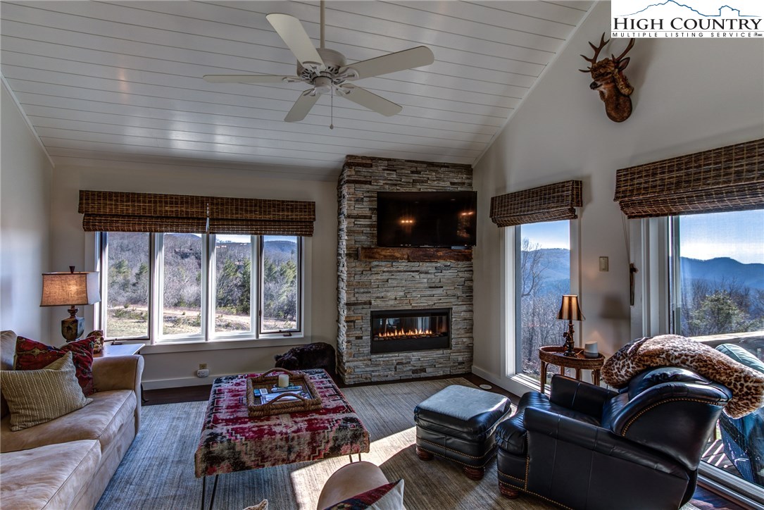 151 Knob Road, Unit 10 Blowing Rock, NC 28605 - Photo 9 of 35 Gallery Image 9