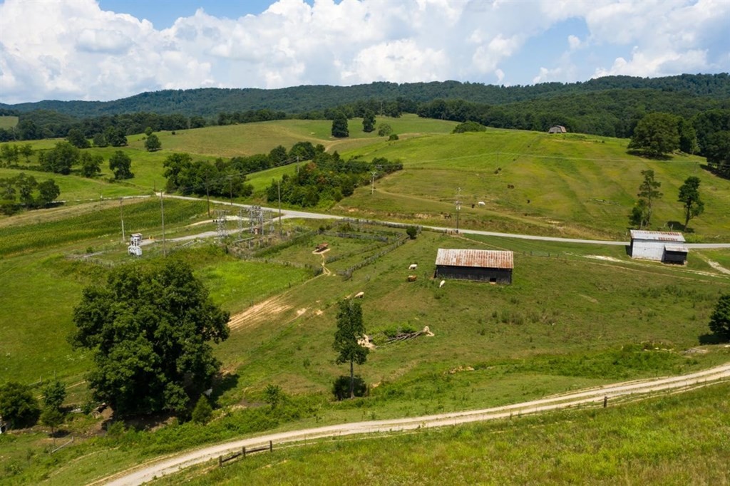 341 Mulberry Gap Road Sneedville, TN 37869 - Photo 34 of 46 Gallery Image 34