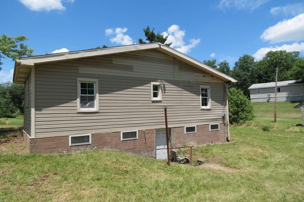 771 Arona Road New Stanton, PA 15672 - Photo 4 of 11 Gallery Image 4