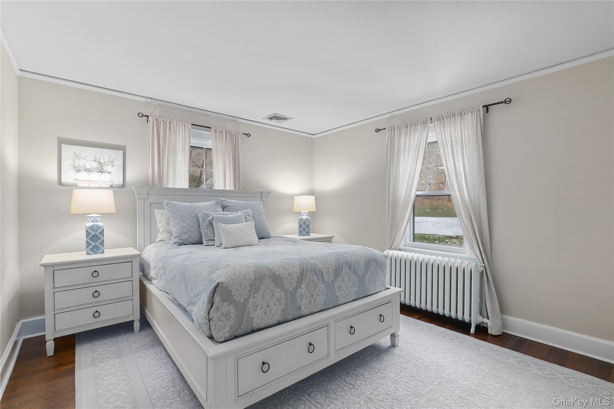 35 Hamilton Road Chappaqua, NY 10514 - Photo 19 of 29 a bedroom with a bed and a window