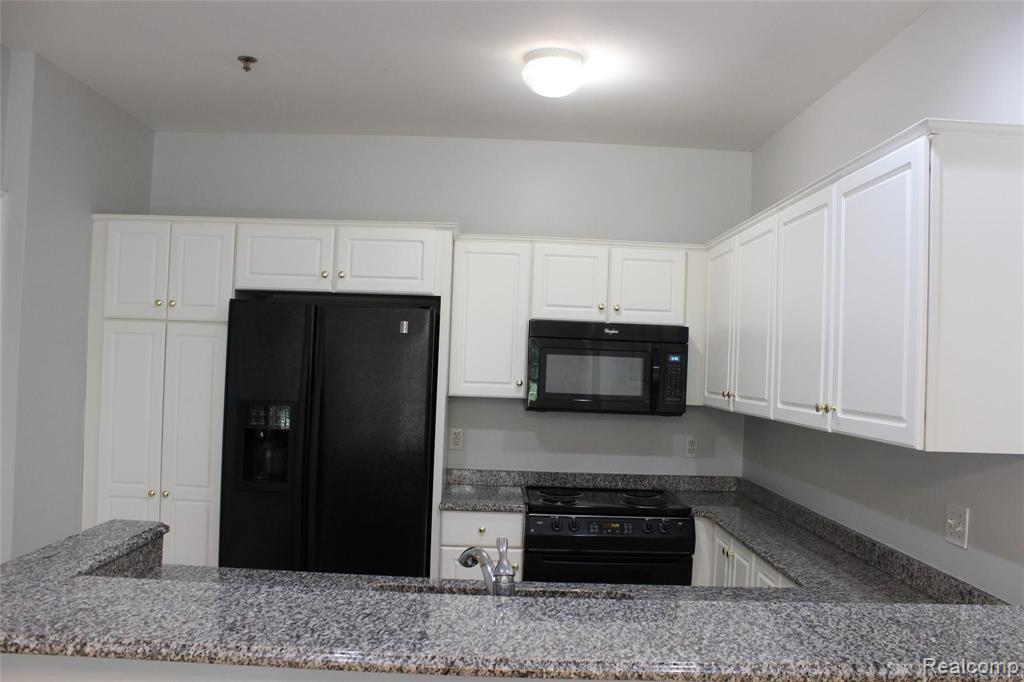 45681 North Stonewood Road, Unit 59 Canton, MI 48187 - Photo 20 of 63
