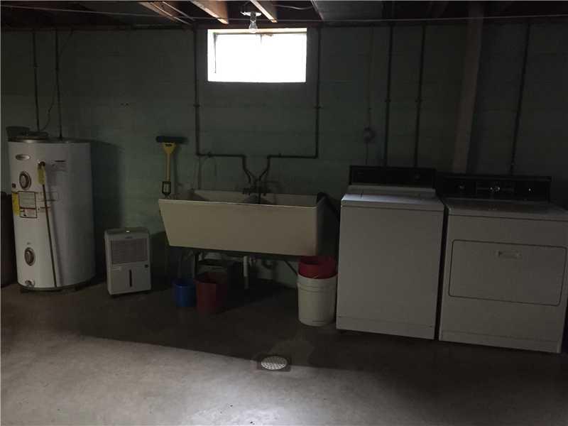 121 Clearview Road Aliquippa, PA 15001 - Photo 14 of 17 Basement/Game Room.