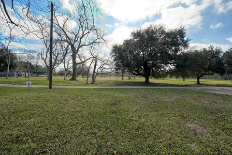 $174,900 | 596 Exotic Isle Street, Bay City, TX 77414