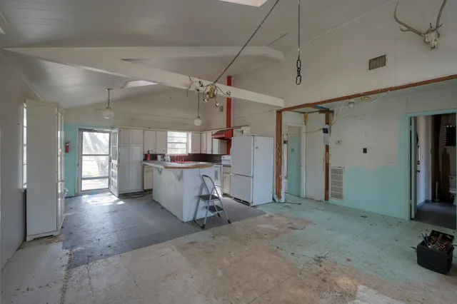 a view of a storage & utility room