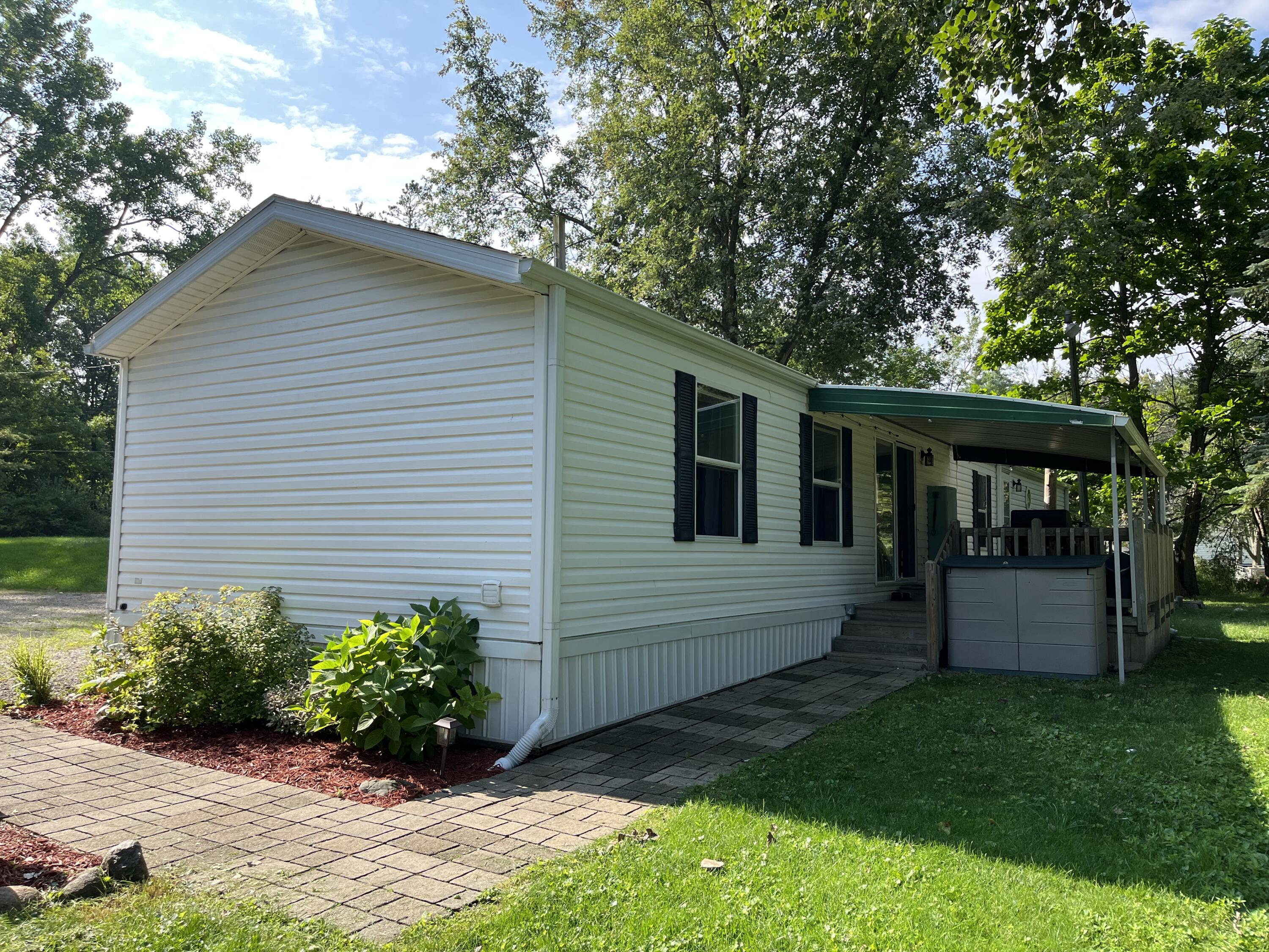 8040 Wildwood Road Reading, MI 49274 - Photo 2 of 32 IMG-6527
