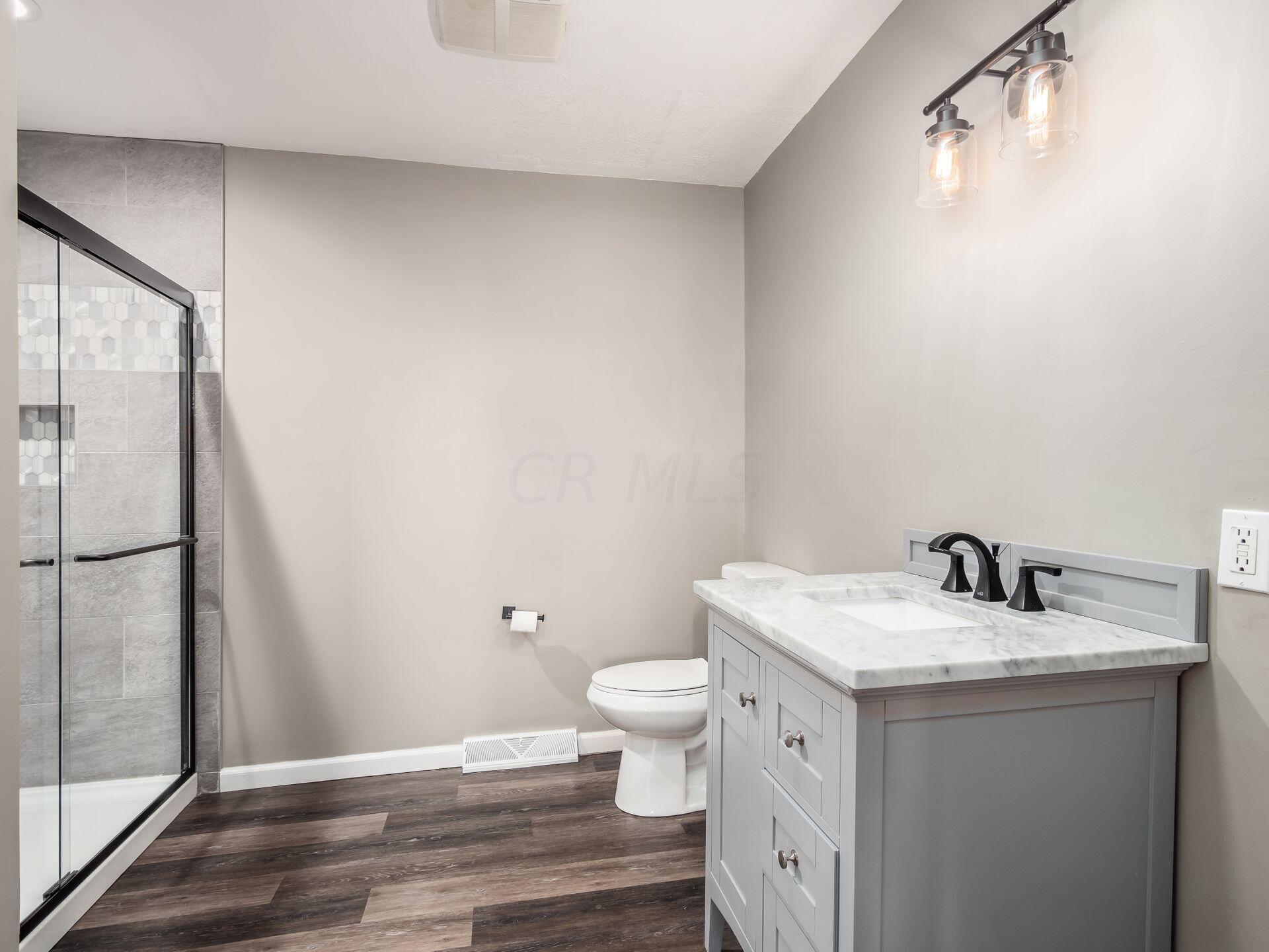 5474 Hoover Road Grove City, OH 43123 - Photo 24 of 48 1st Full Bath
