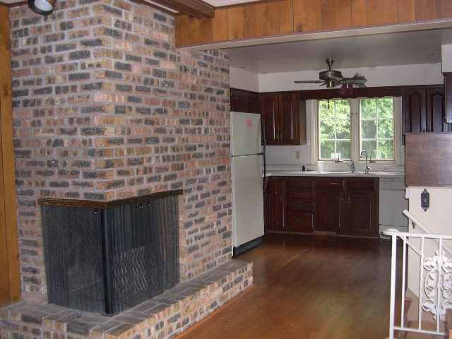 213 West Wolf Road Peoria, IL 61614 - Photo 4 of 7 Gallery Image 4