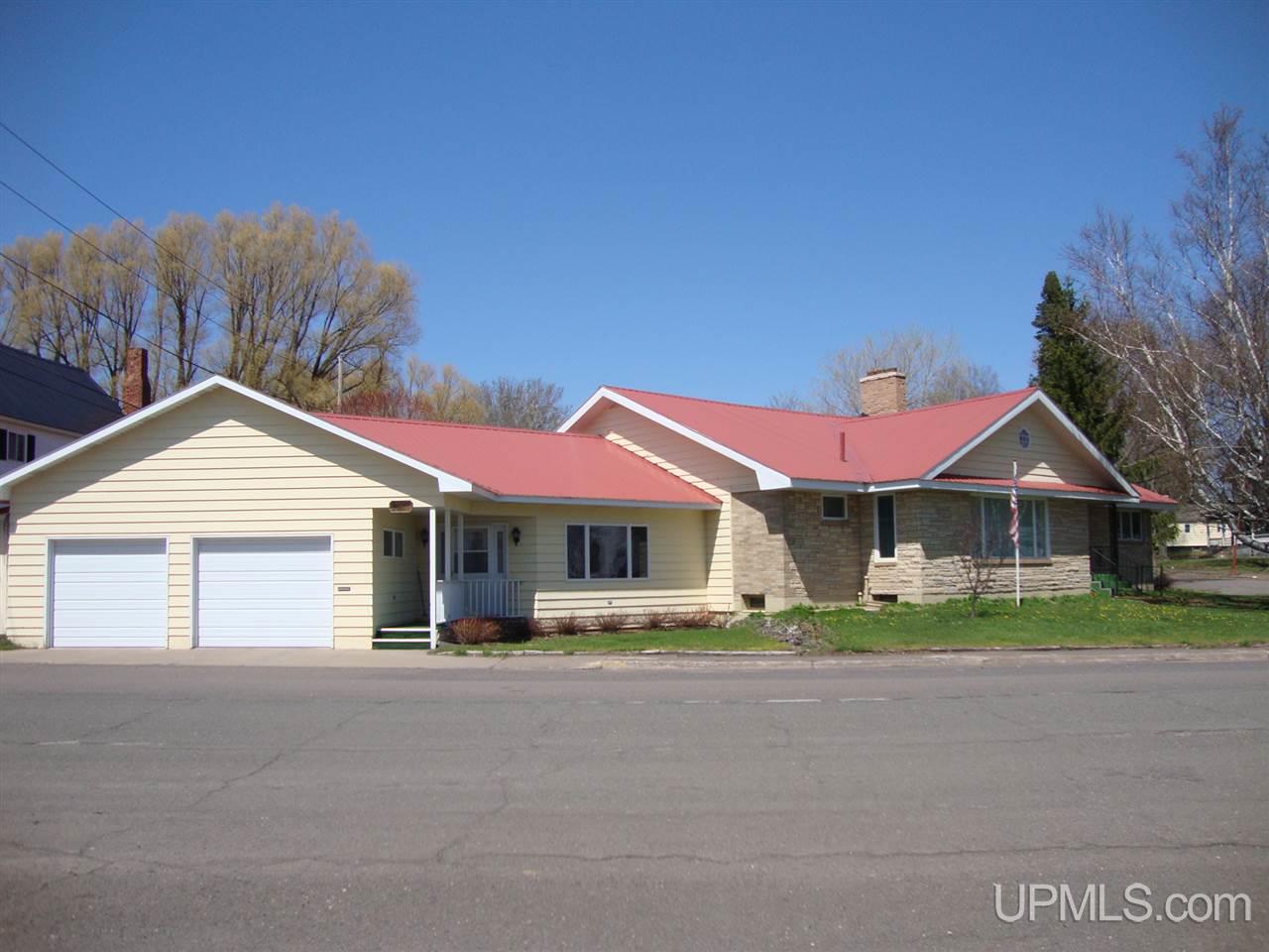 401 8th Street Calumet, MI 49913 - Photo 34 of 36