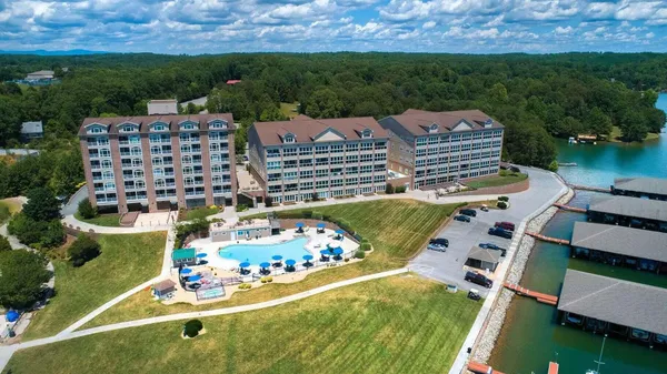 $415,000 | 1273 Graves Harbor Trail, Unit 318, Huddleston, VA 24104