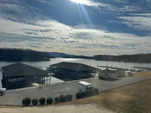 $415,000 | 1273 Graves Harbor Trail, Unit 318, Huddleston, VA 24104