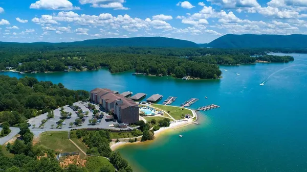 $415,000 | 1273 Graves Harbor Trail, Unit 318, Huddleston, VA 24104